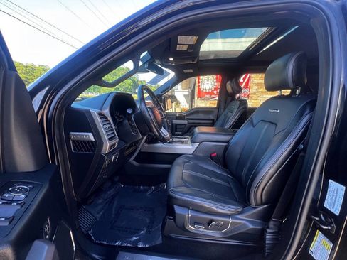 Used 2017 Ford F150 Platinum w/ Equipment Group 701A Luxury AWD/4WD image 16