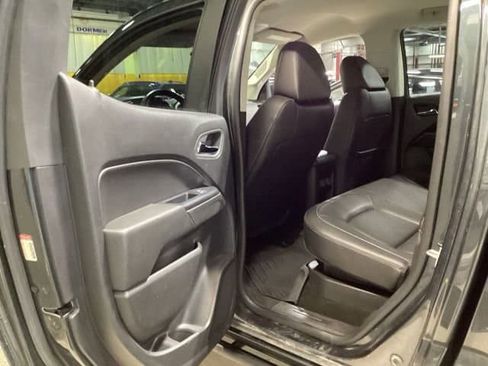 Used 2018 Chevrolet Colorado ZR2 w/ LPO, Door Decal Package image 16