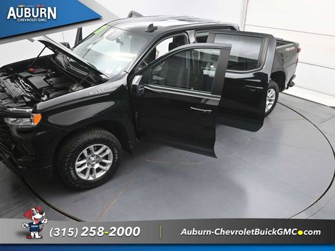 Used 2023 Chevrolet Silverado 1500 RST AWD/4WD image 36