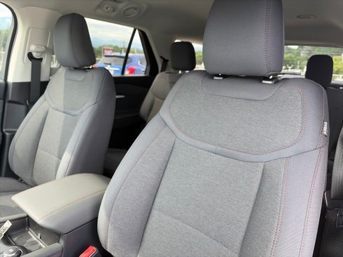 New 2026 Ford Explorer Active AWD/4WD image 17
