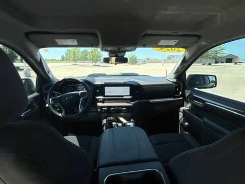Used 2024 Chevrolet Silverado 1500 LT Trail Boss w/ Convenience Package II AWD/4WD image 20
