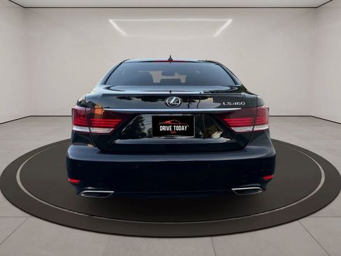Used 2013 Lexus LS 460 w/ Comfort Pkg RWD image 4