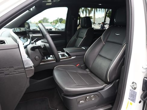 Used 2025 Cadillac Escalade ESV Premium Luxury w/ LPO, Floor Liner Package AWD/4WD image 19