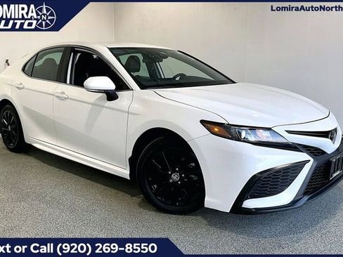 Used 2024 Toyota Camry SE image 1