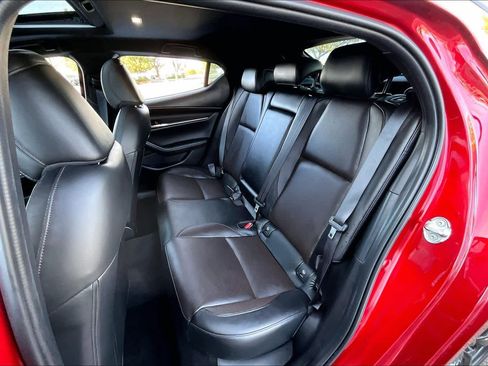 Used 2025 MAZDA MAZDA3 Hatchback w/Premium Plus Pkg image 21