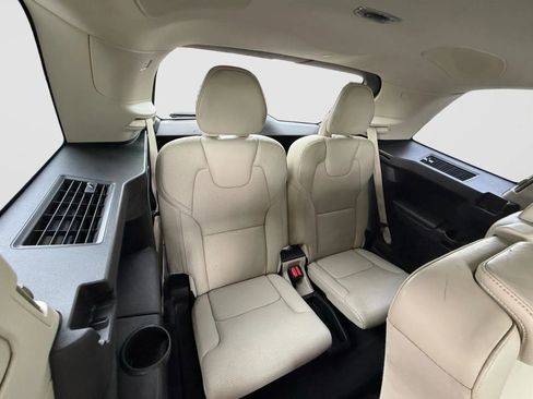 Used 2017 Volvo XC90 T6 Inscription w/ Vision Package image 11