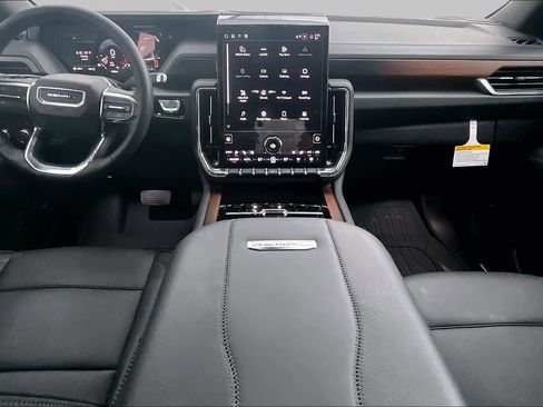 Used 2026 GMC Yukon Denali AWD/4WD image 16