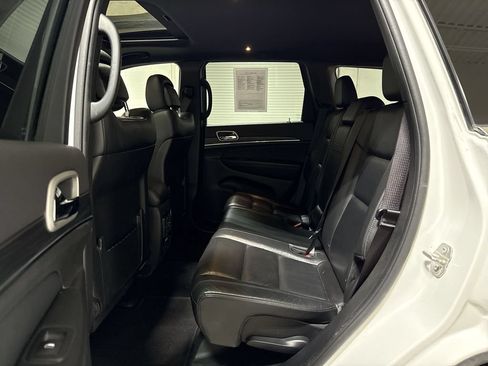 Used 2021 Jeep Grand Cherokee Limited AWD/4WD image 24