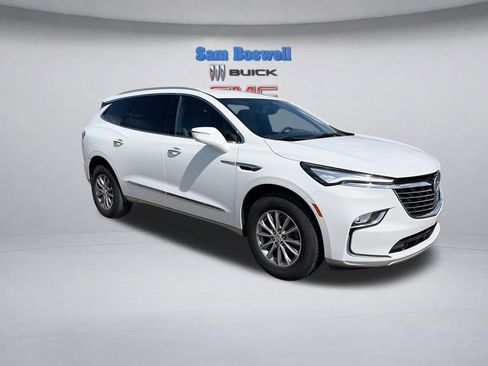 Used 2024 Buick Enclave Essence FWD image 2