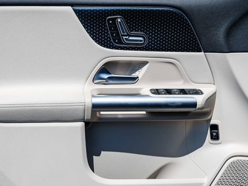 Certified 2025 Mercedes-Benz GLA 250 image 21