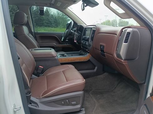 Used 2015 Chevrolet Silverado 1500 High Country w/ High Country Premium Package AWD/4WD image 20