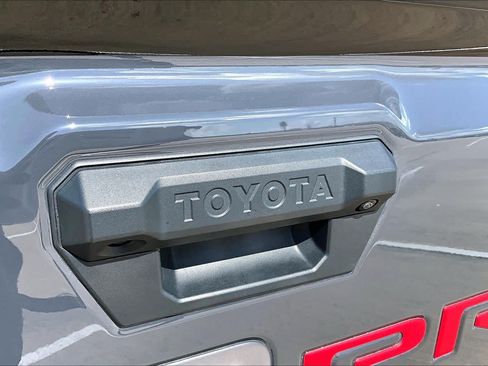 Used 2025 Toyota Tacoma TRD Pro AWD/4WD image 31