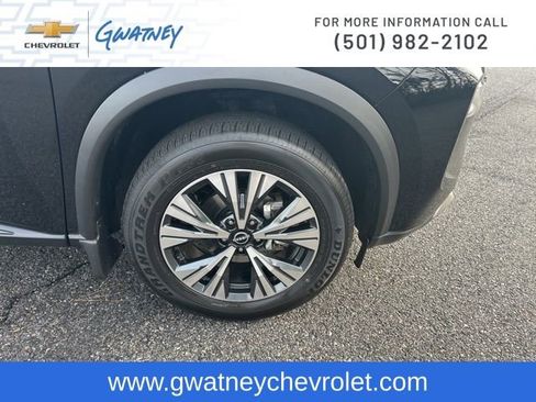 Used 2023 Nissan Rogue SV image 12