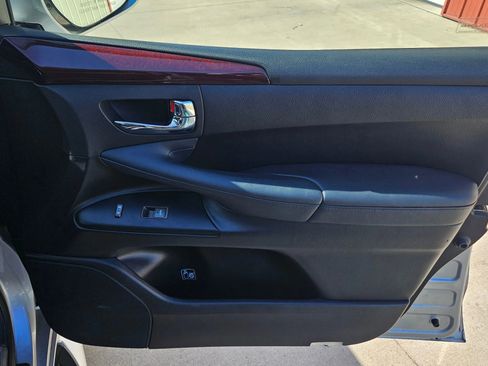 Used 2014 Lexus LX 570 4WD image 24