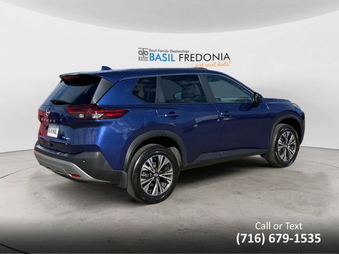 Used 2023 Nissan Rogue SV image 5