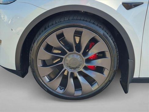 Used 2022 Tesla Model Y Performance AWD/4WD image 23