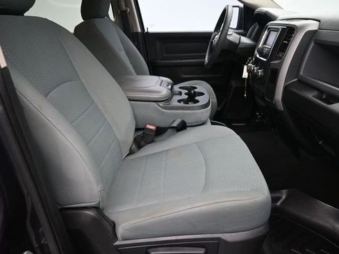 Used 2018 RAM 1500 Express AWD/4WD image 12