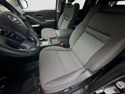 Used 2024 Nissan Frontier SV RWD image 11