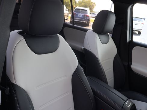 Certified 2021 Mercedes-Benz GLB 250 image 30
