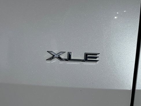 Used 2024 Toyota Grand Highlander XLE image 28