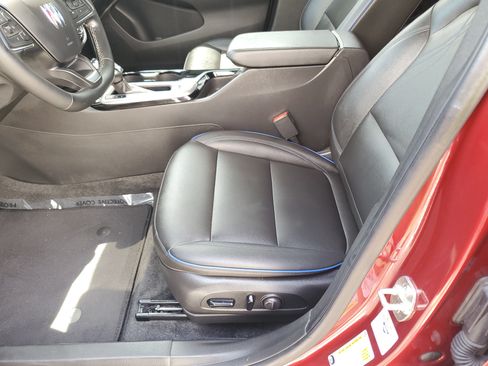 Certified 2024 Buick Envista Sport Touring w/ Convenience I Package FWD image 21