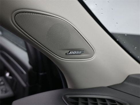 Certified 2025 Honda Pilot Touring image 33