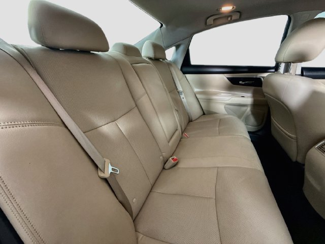 Used 2016 Nissan Altima 2.5 SL w/ Moonroof Package FWD image 26