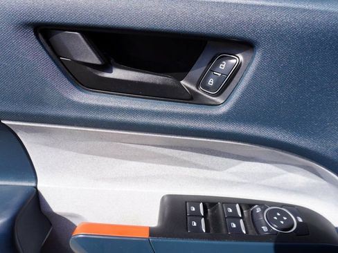 Certified 2023 Ford Maverick XLT image 9