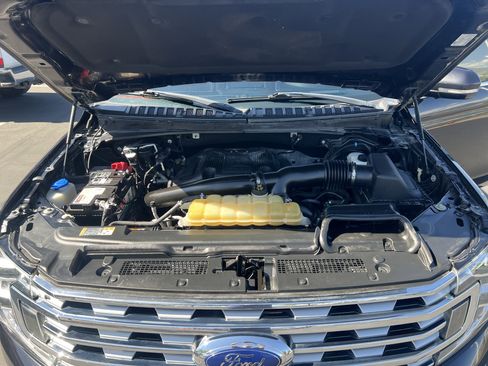 Used 2019 Ford Expedition Limited w/ Equipment Group 302A AWD/4WD image 28