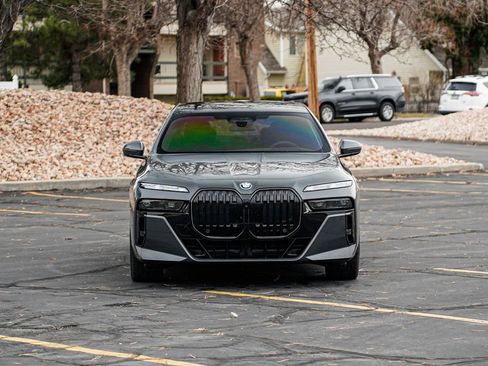 Used 2026 BMW i7 xDrive60 w/ Executive Package image 2