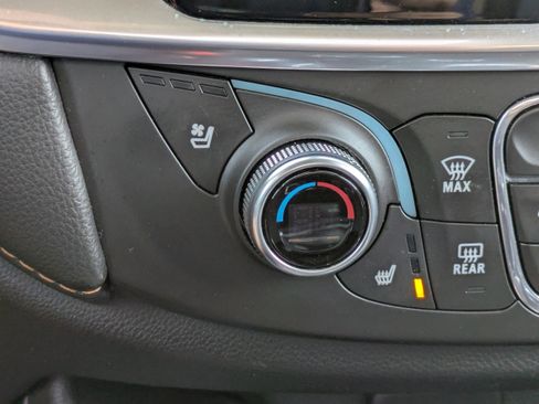 Used 2018 Chevrolet Traverse Premier w/ Driver Confidence II Package image 29