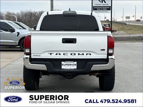 Used 2019 Toyota Tacoma TRD Off-Road image 5