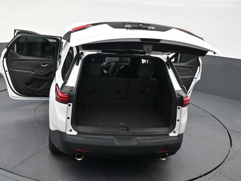 Used 2024 Chevrolet Traverse LT FWD image 29