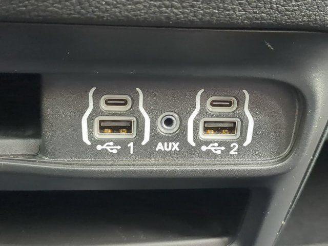 Certified 2025 Chrysler Pacifica Select FWD image 25