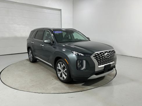 Used 2022 Hyundai Palisade SEL w/ Premium Package AWD/4WD image 2