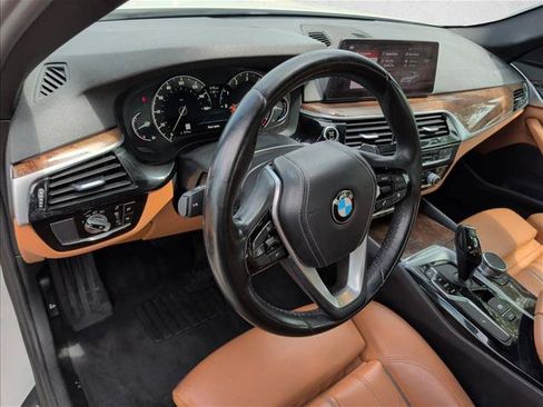 Used 2019 BMW 540i w/ Convenience Package RWD image 9