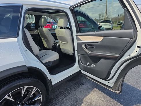 Used 2024 MAZDA CX-90 Plug-In Hybrid w/ Premium Pkg image 26