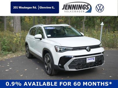 Used 2025 Volkswagen Taos SE w/ Panoramic Sunroof Package