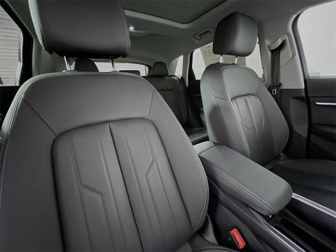 Certified 2022 Audi e-tron Premium w/ Convenience Plus Package image 27