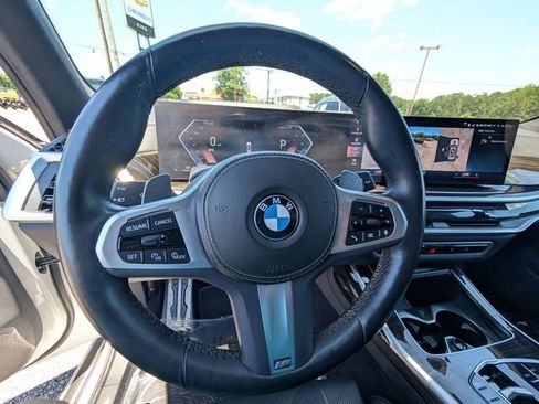 Used 2023 BMW X7 xDrive40i w/ M Sport Package AWD/4WD image 22