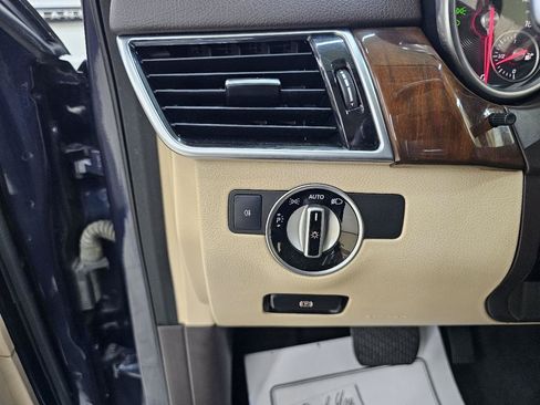 Used 2017 Mercedes-Benz GLS 450 4MATIC w/ Premium Package image 38