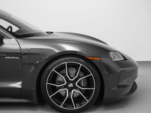 New 2025 Porsche Taycan image 14