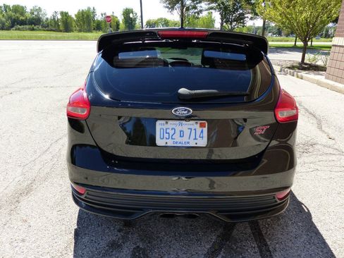 Used 2016 Ford Focus ST w/ Equipment Group 402A FWD image 9