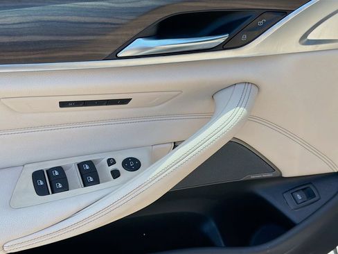 Used 2023 BMW 540i w/ Premium Package RWD image 23