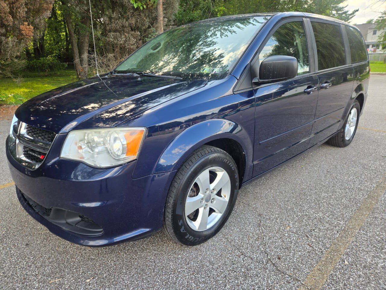 Used 2013 Dodge Grand Caravan SE FWD image 2