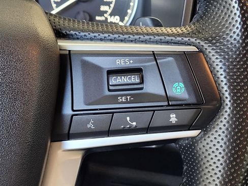 Used 2024 Mitsubishi Outlander SE image 32