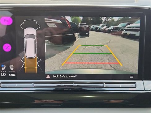 Used 2024 Volkswagen Atlas Peak Edition SE image 14