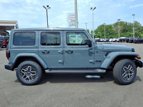 New 2026 Jeep Wrangler Unlimited Sahara AWD/4WD image 2