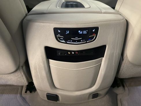 Used 2016 Cadillac Escalade Luxury image 22