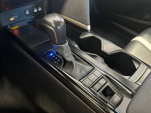 Used 2025 Toyota Camry SE FWD image 20